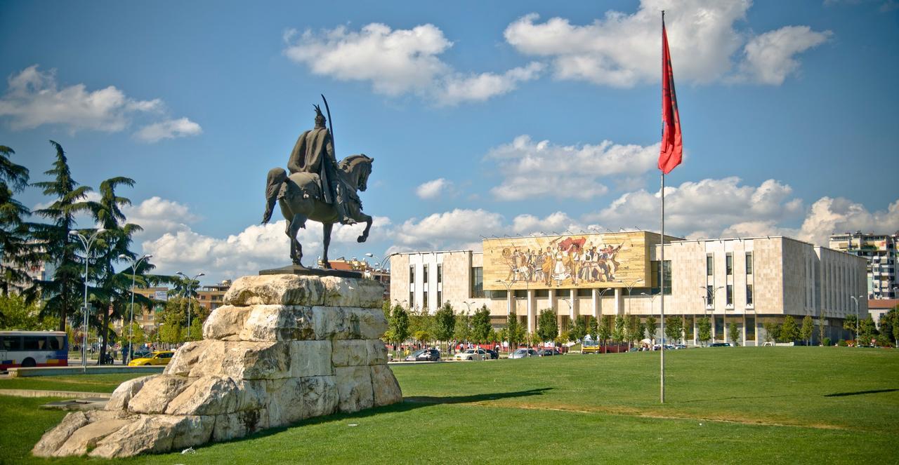 Diplomat Hotel & Spa Tirana Exterior foto